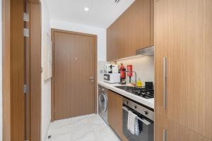 Chic Studio Room, Azizi Mirage, Dubai Studio City