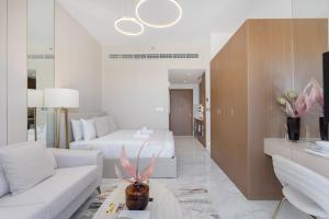 Chic Studio Room, Azizi Mirage, Dubai Studio City