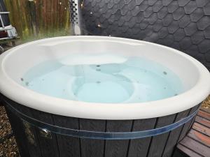 Glamping Pod with Wood Fired Hot Tub