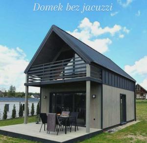 Domek nad jeziorem w Wilamowie