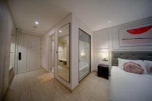 Wyndham Danang Golden Bay Residence
