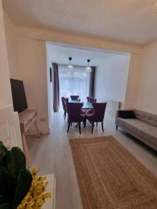 Spacious 3 Bed House-Central London-Garden-Parking