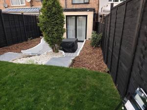 Spacious 3 Bed House-Central London-Garden-Parking