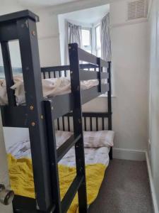 Spacious 3 Bed House-Central London-Garden-Parking