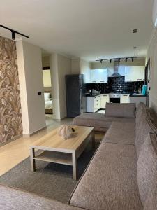Green view & new decor, stylish new apartment!