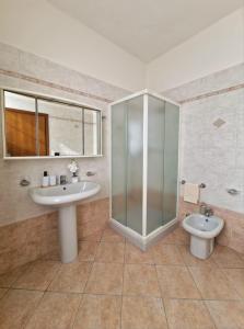 HolidHome - Casa Alluma - Fascino dEpoca a due passi dal Castello, casa ampia per famiglie e gruppi