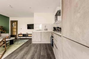 Modern 1 Bedroom Apartment