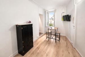 Studio Parisien grands boulevards Couple ou Solo