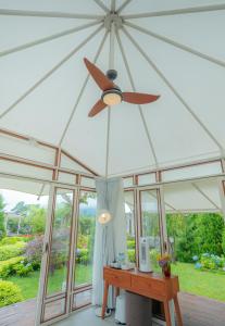 Svargan Lakeside Glamping
