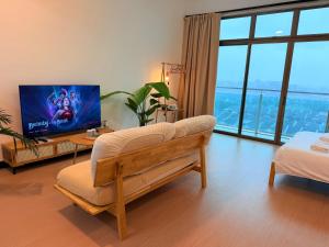 026 NO DEPO Palazio Apartment Muji House Mount Austin Wifi Netflix