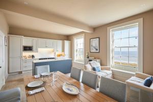 Host and Stay - Sea View