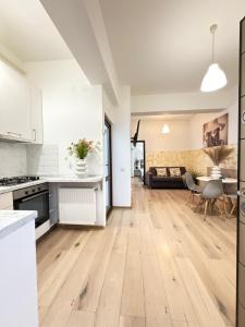 DownTown Stay Lazar by Glam Apartments - Parking Option
