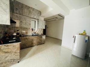 1 Room in Shared 3BHK Flat