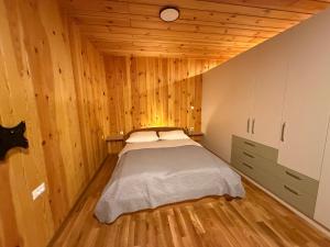 The Wooden Hideaway