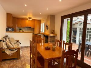Private Villa with Pool & BBQ - Barcelona