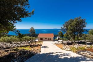 Holiday House Karbuni Paradise