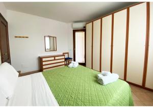 LaureLiving Holiday Home Marea Vista
