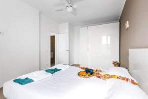 Paradise Beach and Pool Apartment