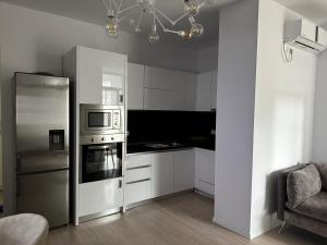 Cozy Family Apartment Near Pazari i Ri 2-bedroom StayIn