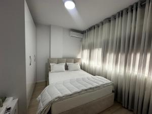 Cozy Family Apartment Near Pazari i Ri 2-bedroom StayIn