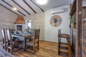 Villa Kristina with Pool - Happy Rentals