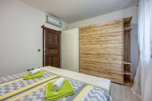 Villa Kristina with Pool - Happy Rentals