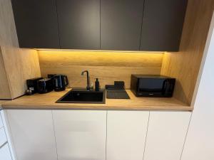 Bellagio Cozy Studio near Metro w Working Desk and WiFi