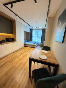 Bellagio Cozy Studio near Metro w Working Desk and WiFi