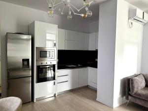 Cozy Family Apartment Near Pazari i Ri 2-bedroom StayIn