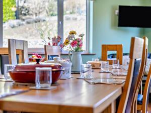 5 Bed in Grange-over-sands oc-95876