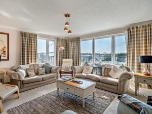 5 Bed in Grange-over-sands oc-95876