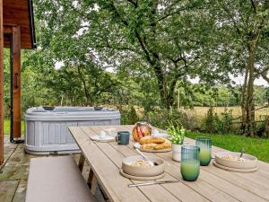 2 Bed in Swansea oc-91726