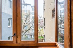 Vintage and Stylish Central 2BDRM Apt