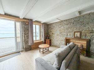 Cancale Port Oceanfront with Private Terrace