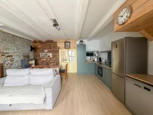 Cancale Port Oceanfront with Private Terrace