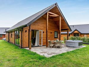 3 Bed in Swansea oc-91729