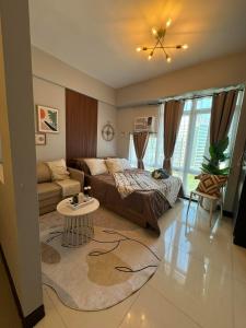 Warm & Homey Studio in Stamford McKinley