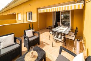 Attic Duplex Apartment with 4 terraces & 5 min walk to Beach