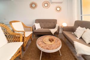 Attic Duplex Apartment with 4 terraces & 5 min walk to Beach