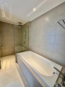 A LA CARTE HẠ LONG Studio View Trực Diện Biển Seafront Studio 正面海景