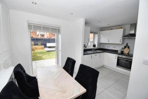 Stunning 3BD Home - Pool Table - Salford City Centre