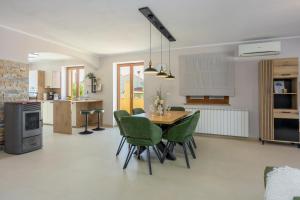 Spacious Apartment Double D - Happy Rentals