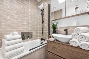 3 Bedroom Little Venice Luxe Duplex