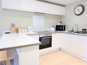 Compton Apartment with free parking