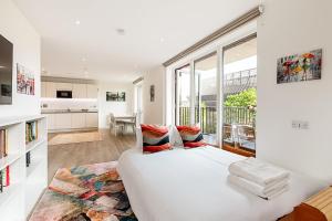 Stratford Flat near ABBA Arena