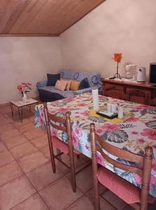 Appartement charmant à Saint-Ambroix avec piscine