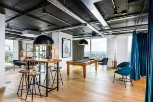 Sleek Modern Stays in the Heart of Salford