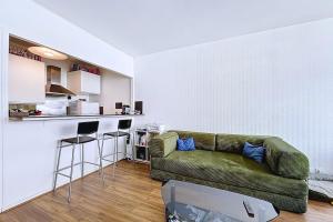 Beautiful flat near Eiffel Tower & metro