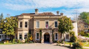 Woodland Manor Hotel