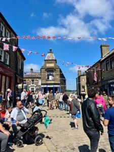 Clock View - Haworth